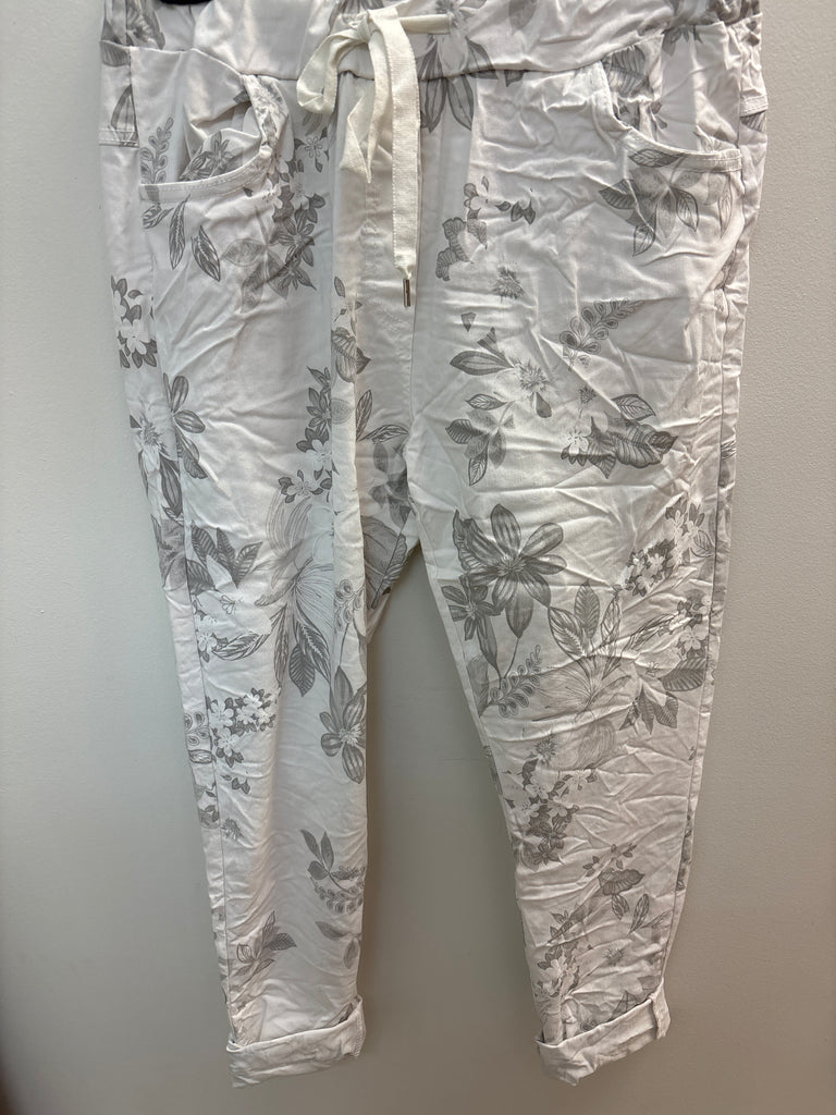 Sorella White & Grey Printed Pant